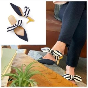 CAbi #6022 Bow Kitten Heel Mule Shoes Size 8 Navy Yellow! Size 8.